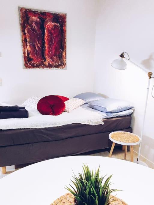 New Studio Cherry Near Helsinki Airport In Kivistoe 반타 외부 사진